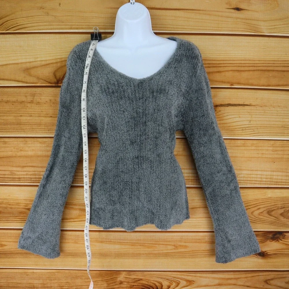 Apostrophe Ribbed Sweater Women M Shimmering Silver Soft Fuzzy Nylon Flare Sleev